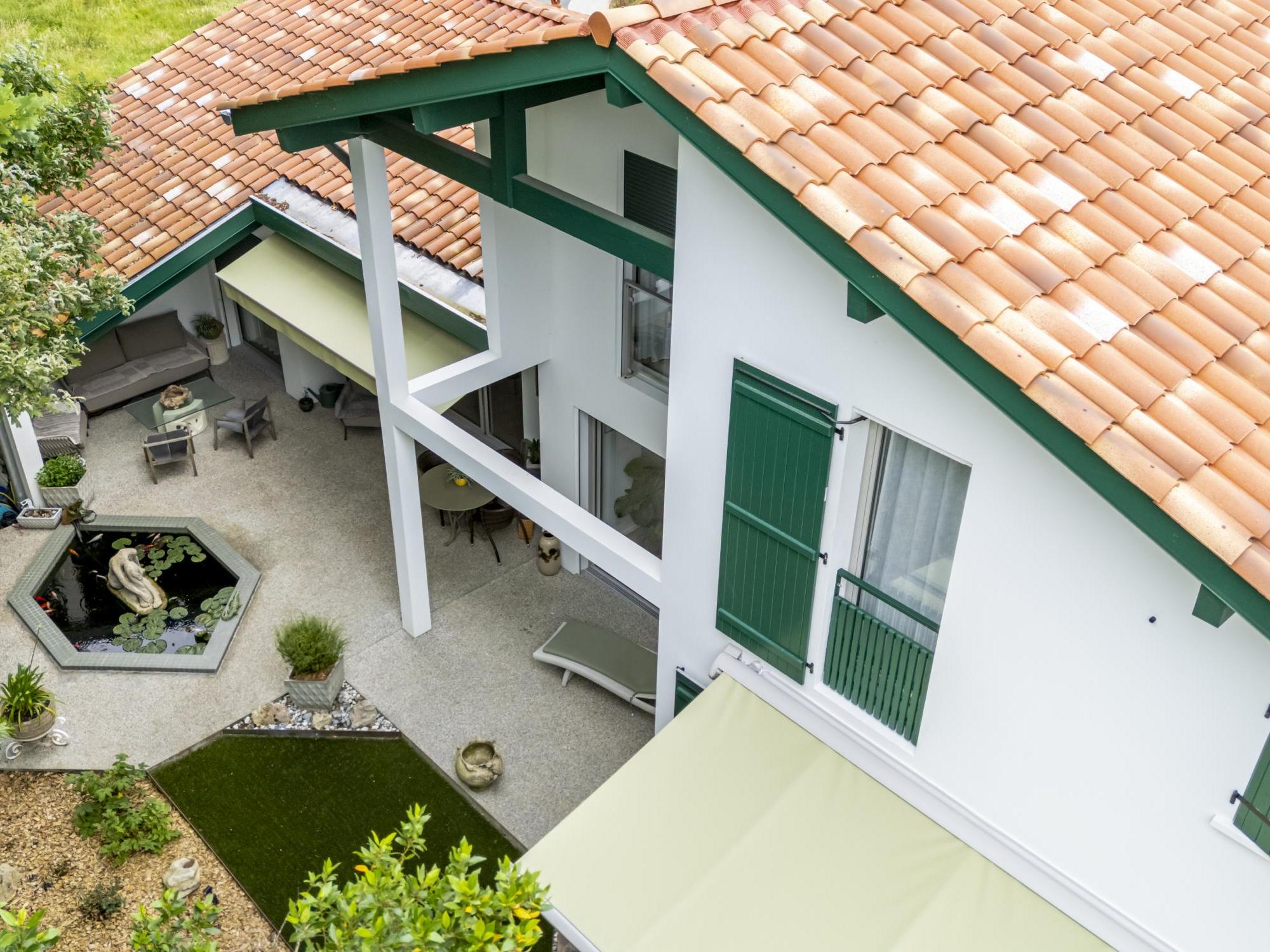Villa B